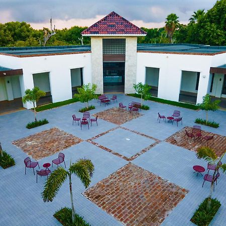Caribe Deluxe Princess Πούντα Κάνα Εξωτερικό φωτογραφία The University of the West Indies, Cave Hill Campus