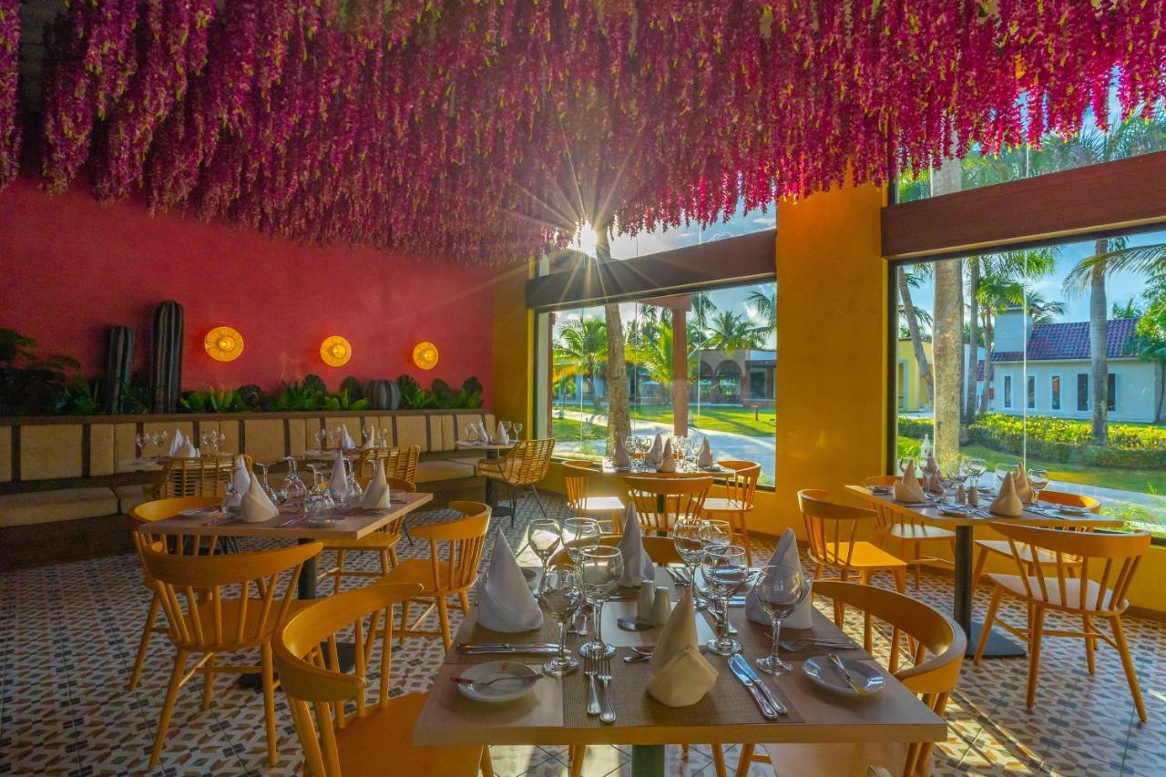 Caribe Deluxe Princess Πούντα Κάνα Εξωτερικό φωτογραφία Restaurant at the hotel
