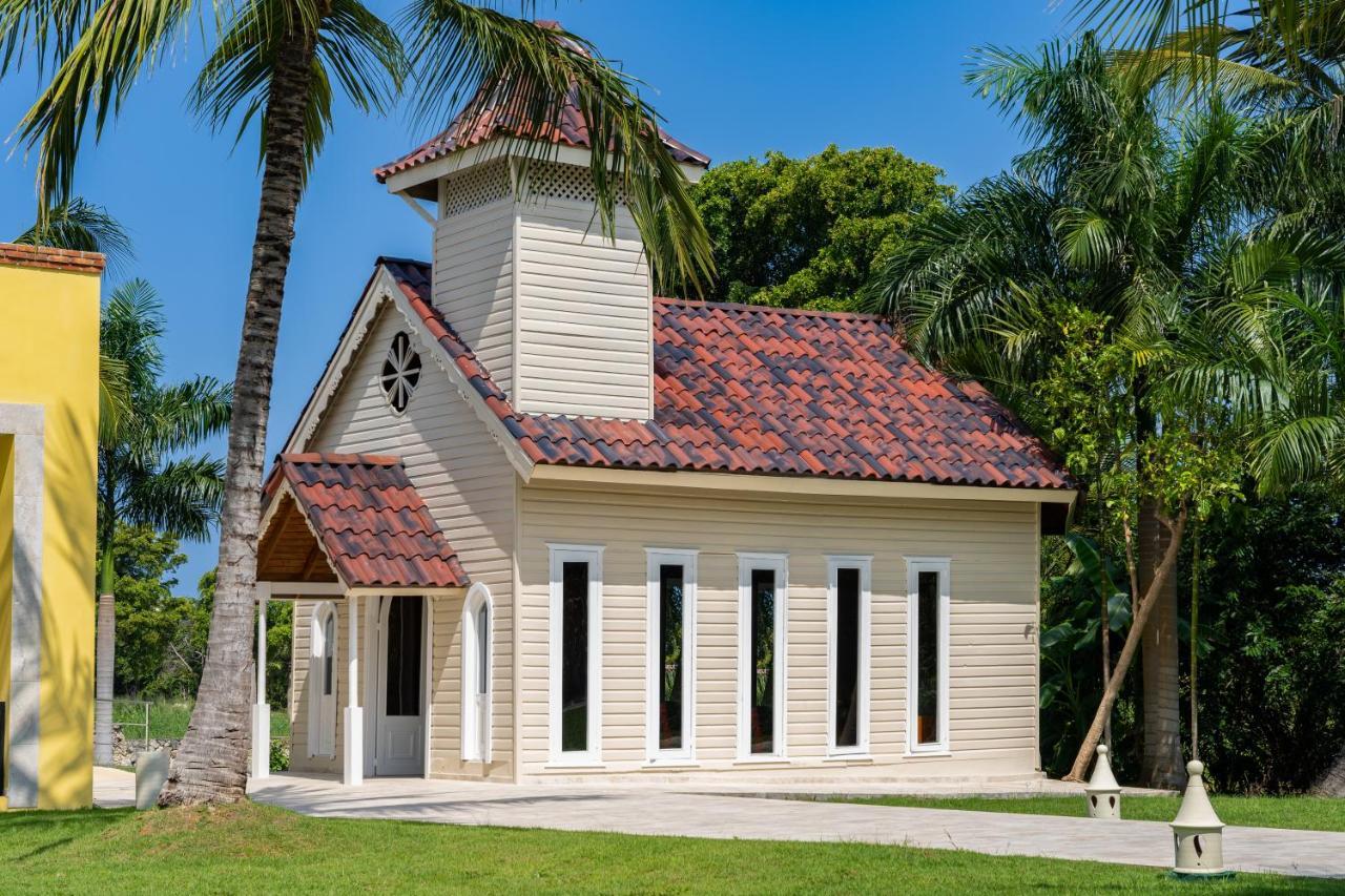 Caribe Deluxe Princess Πούντα Κάνα Εξωτερικό φωτογραφία The Chapel at the Royal Palm Beach Polo Country Club