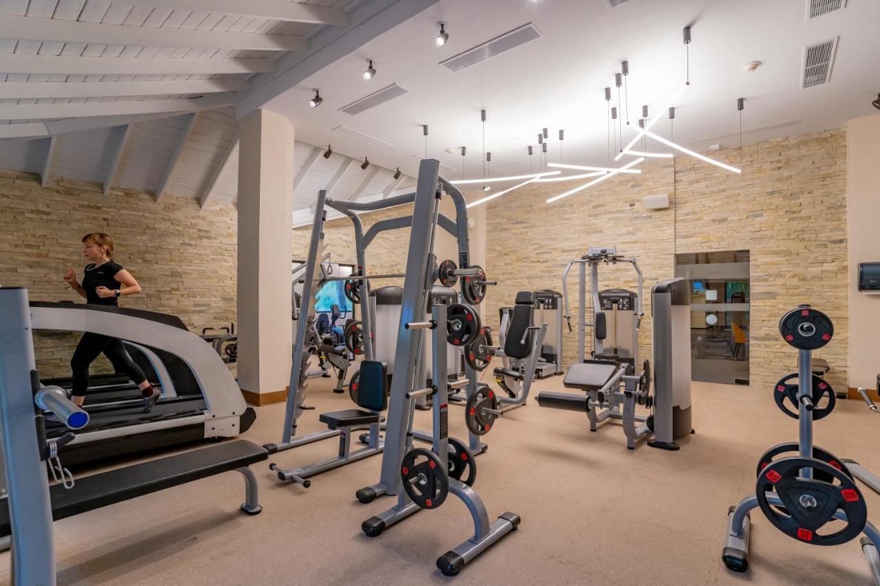Caribe Deluxe Princess Πούντα Κάνα Εξωτερικό φωτογραφία The gym at the hotel