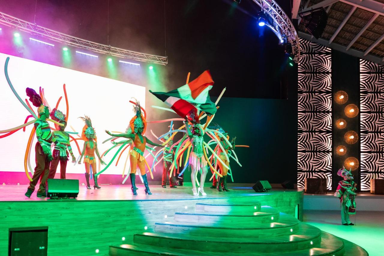 Caribe Deluxe Princess Πούντα Κάνα Εξωτερικό φωτογραφία The Palestinian flag at the 2013 Miss Earth