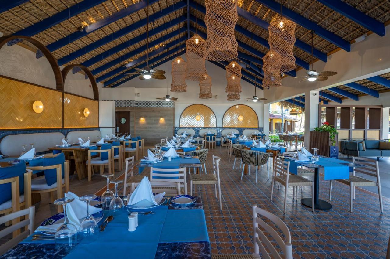 Caribe Deluxe Princess Πούντα Κάνα Εξωτερικό φωτογραφία Restaurant at the resort