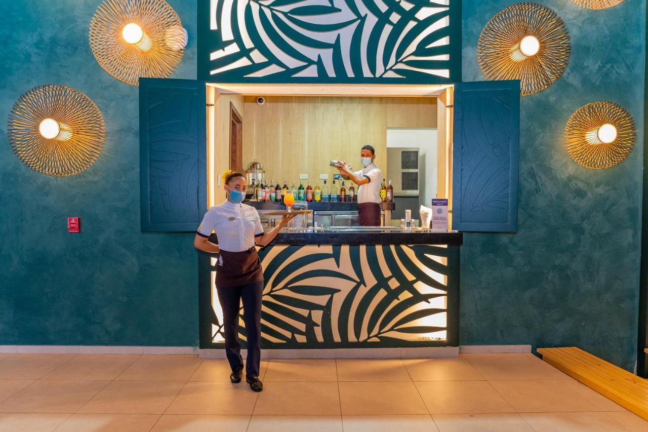 Caribe Deluxe Princess Πούντα Κάνα Εξωτερικό φωτογραφία The bar at the lounge